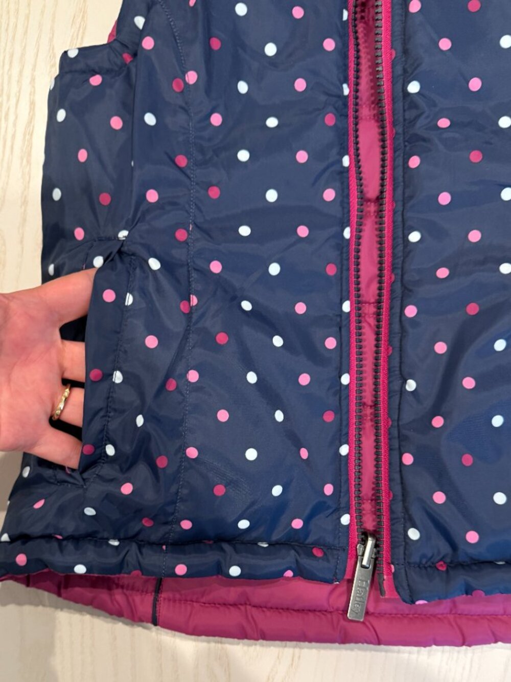 Hatley Girls Reversible Puffer Vest – Berry / Navy Polka Dot (Size 5) - Picture 2 of 12